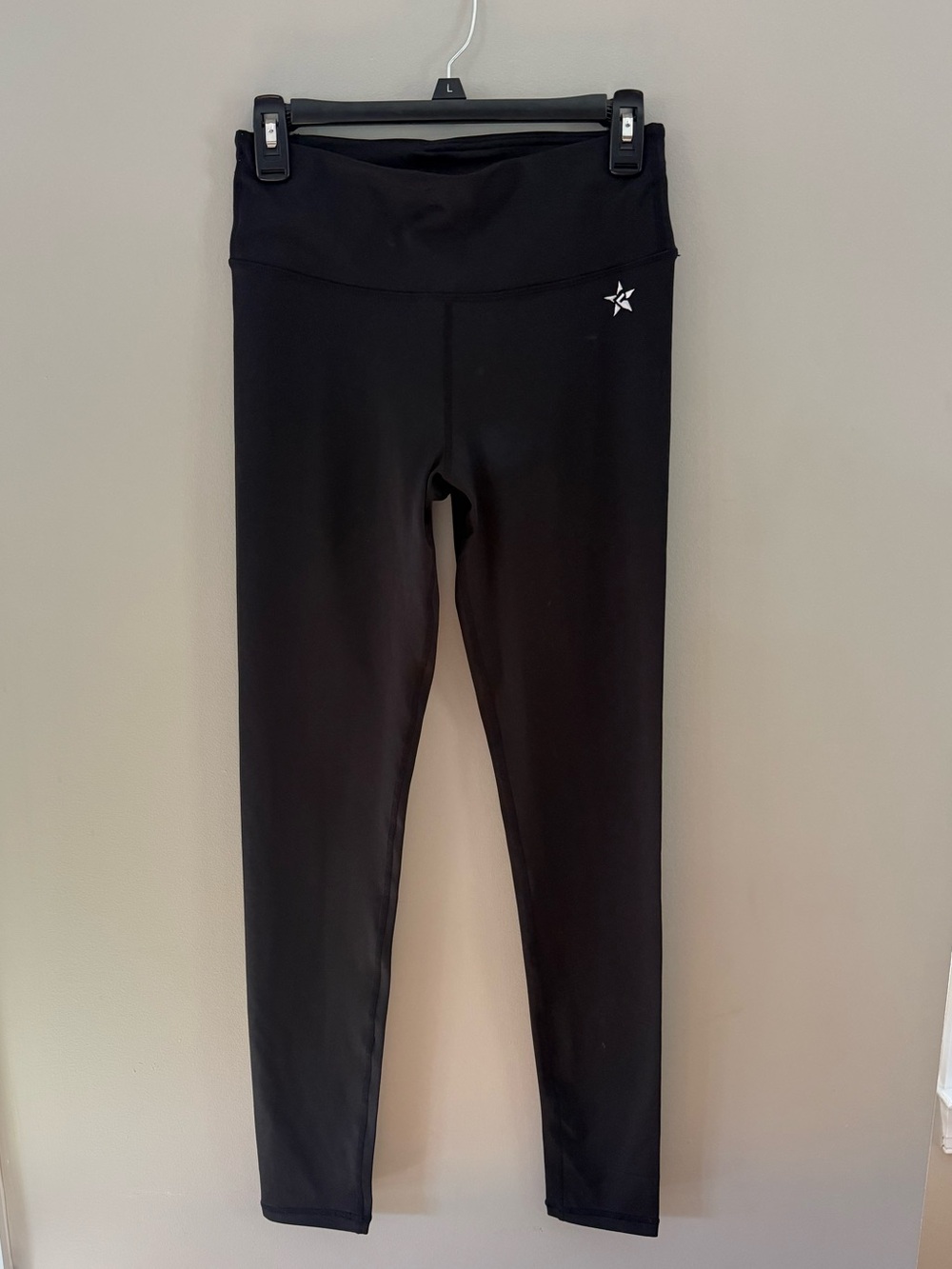 Women's Black High-Waist Athletic Leggings with Star Detail